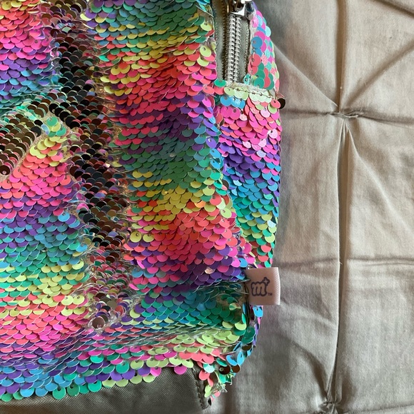 Girls rainbow sequin backpack - Picture 8 of 9